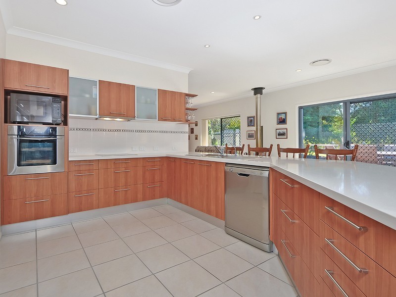 33 Edington Drive, Cooroibah QLD 4565