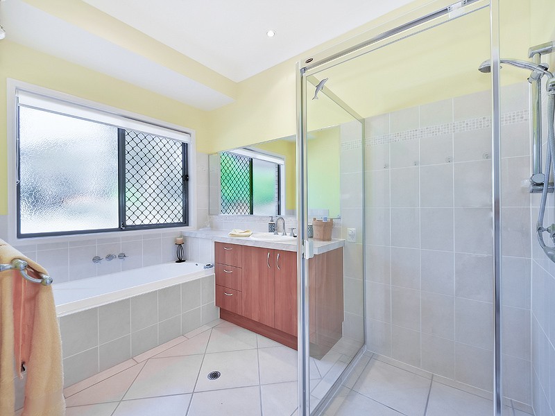 33 Edington Drive, Cooroibah QLD 4565