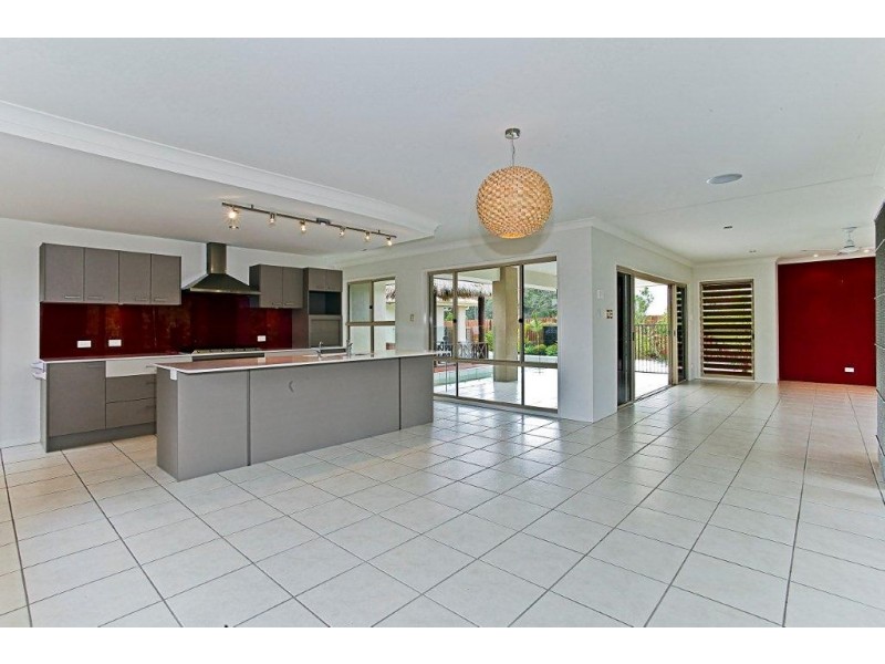 24 Attenuatta Place, Noosaville QLD 4566