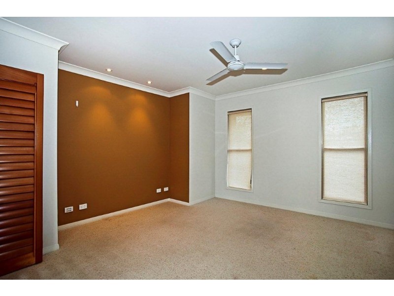 24 Attenuatta Place, Noosaville QLD 4566