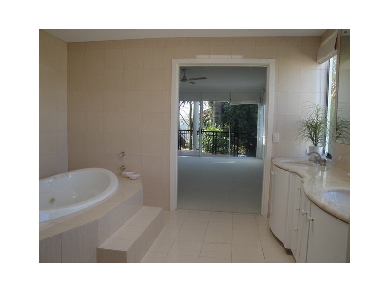 Noosa Waters QLD 4566