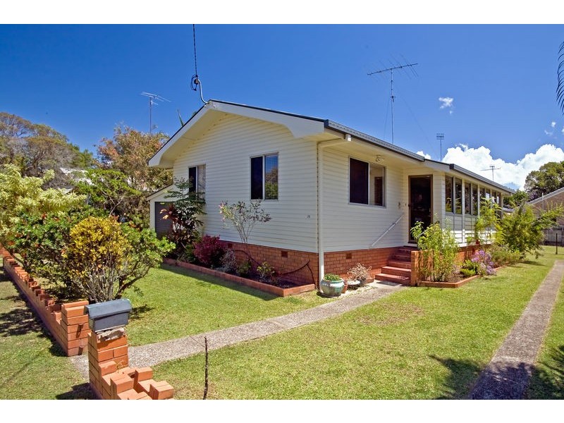 25 Edward Street, Noosaville QLD 4566