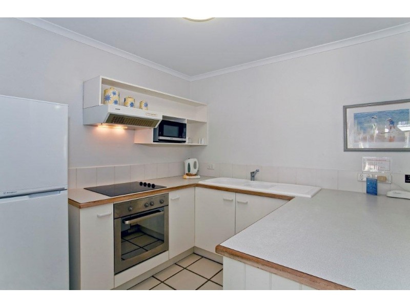 12 Robert Street, Noosaville QLD 4566