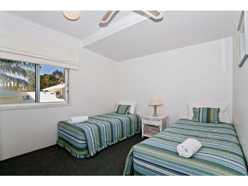 12 Robert Street, Noosaville QLD 4566