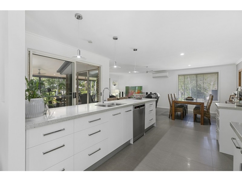 11 Lakeside Drive, Cooroibah QLD 4565