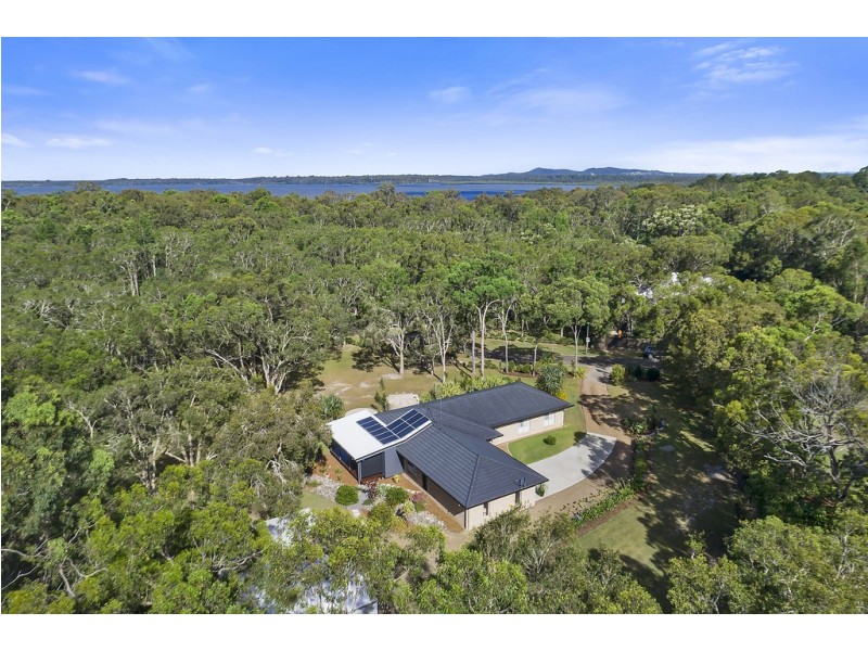 11 Lakeside Drive, Cooroibah QLD 4565