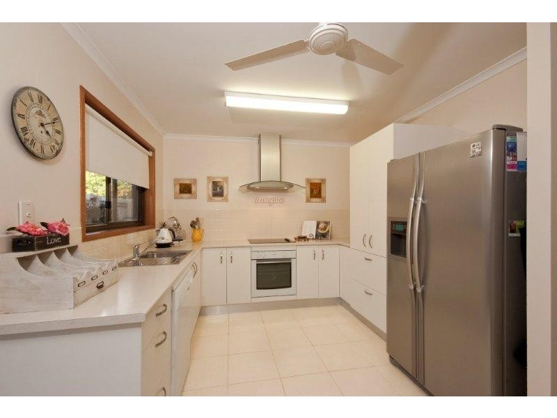 10 Wylah Street, Noosaville QLD 4566