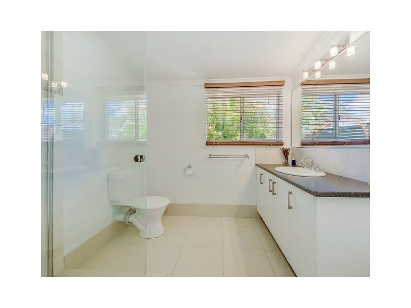 9A Amaroo Place, Cooroibah QLD 4565