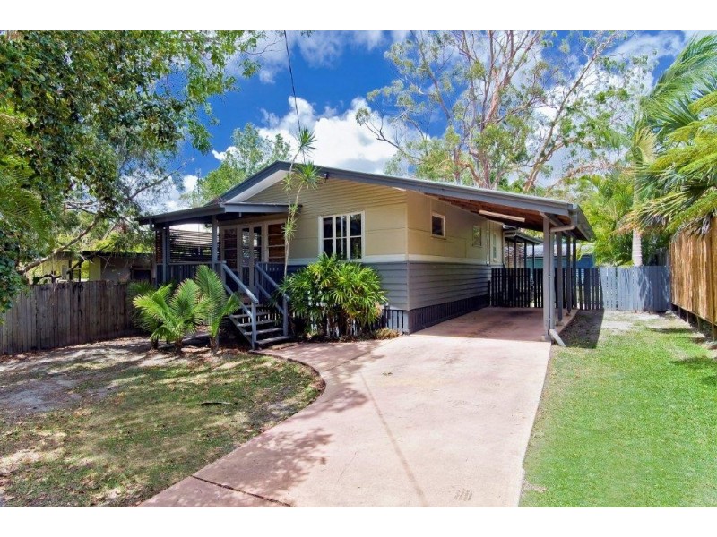 38 Pines Avenue, Cooroibah QLD 4565