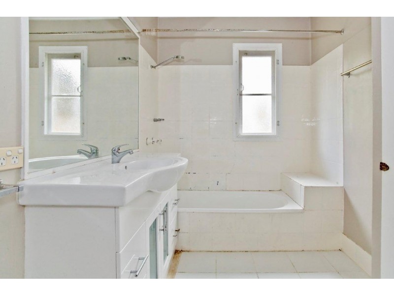 38 Pines Avenue, Cooroibah QLD 4565