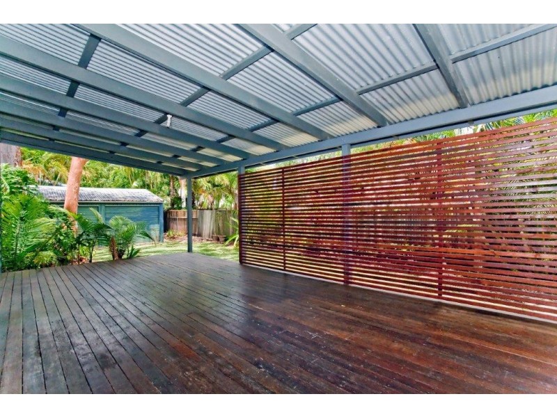 38 Pines Avenue, Cooroibah QLD 4565