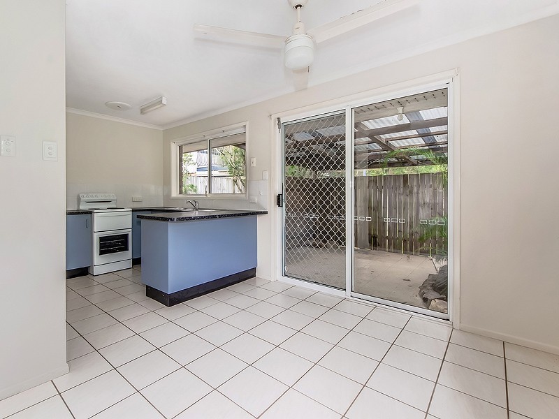 10 Pines Avenue, Cooroibah QLD 4565