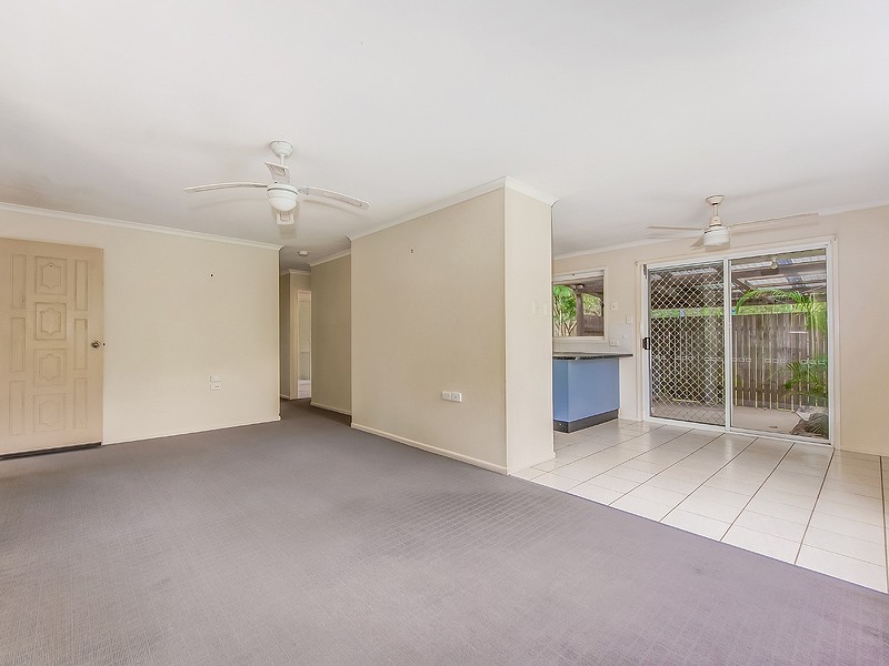 10 Pines Avenue, Cooroibah QLD 4565