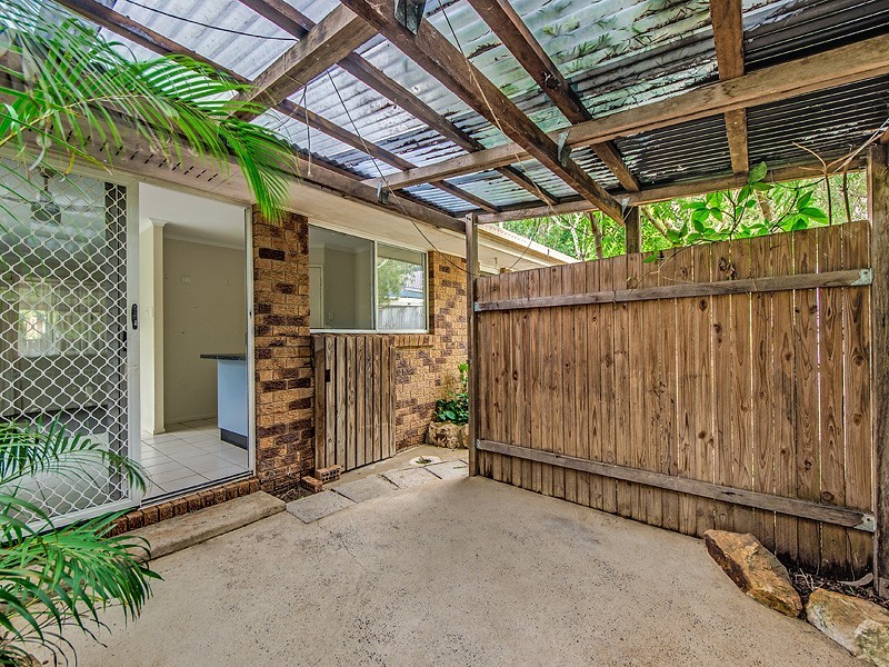 10 Pines Avenue, Cooroibah QLD 4565