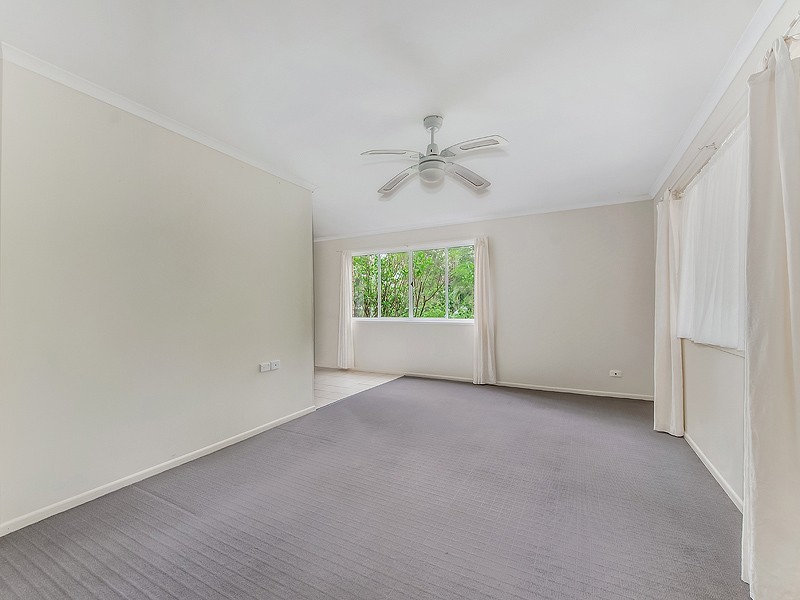 10 Pines Avenue, Cooroibah QLD 4565