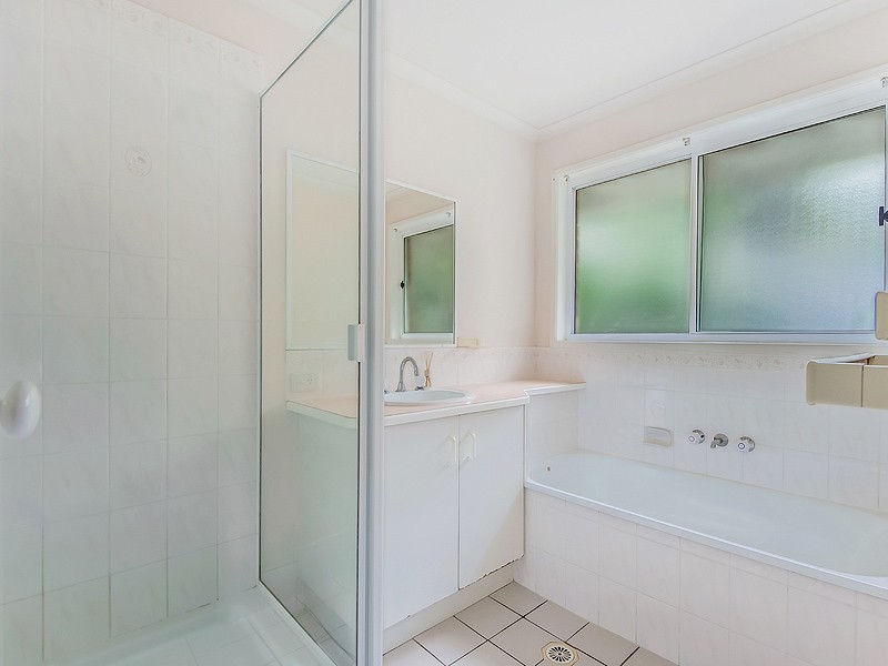 10 Pines Avenue, Cooroibah QLD 4565