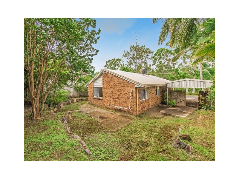10 Pines Avenue, Cooroibah QLD 4565