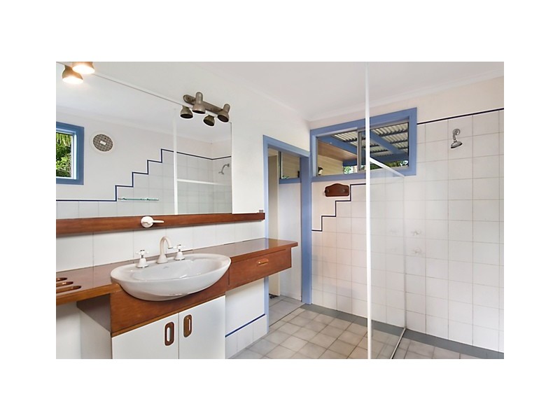 230 Gumboil Road, Tinbeerwah QLD 4563