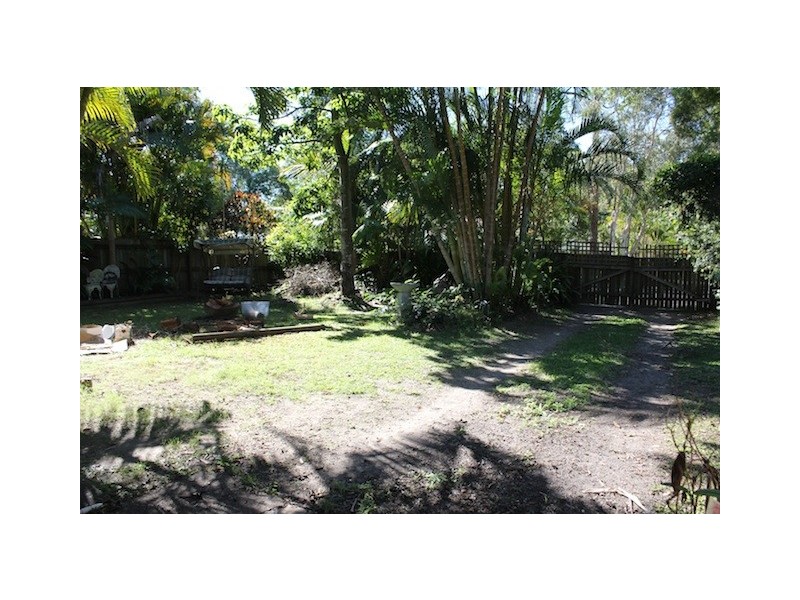 22 Pines Avenue, Cooroibah QLD 4565