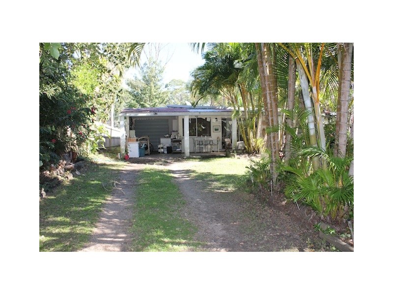 22 Pines Avenue, Cooroibah QLD 4565