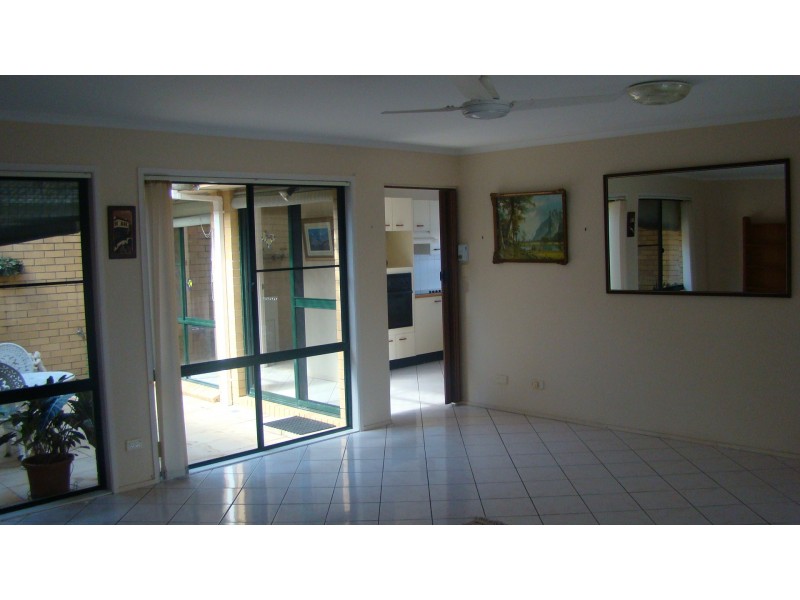 216/4 Melody Court, Warana QLD 4575