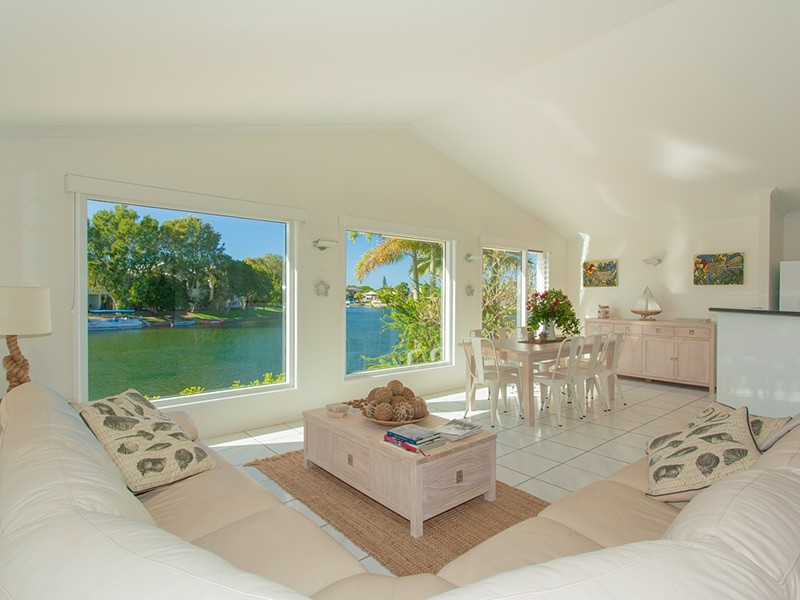 5 Riverbreeze Ave, Noosa Waters QLD 4566