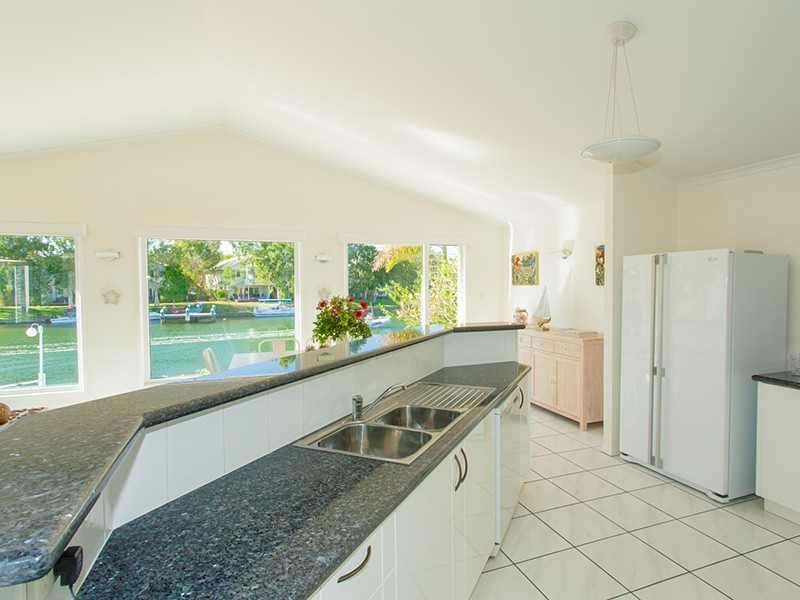 5 Riverbreeze Ave, Noosa Waters QLD 4566