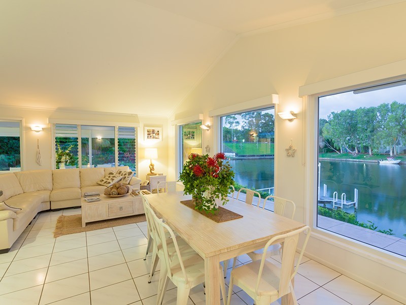 5 Riverbreeze Ave, Noosa Waters QLD 4566