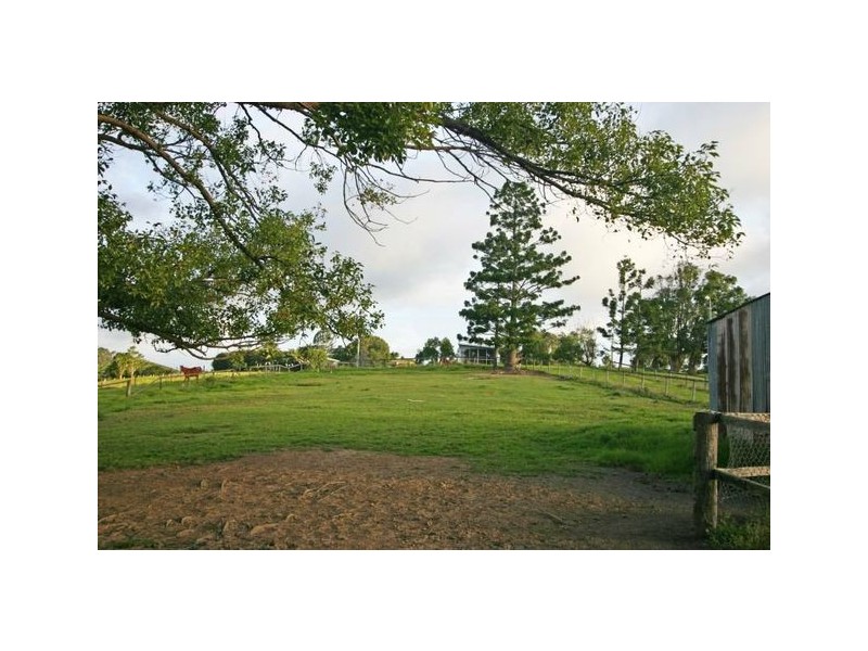 74 Frogmouth Lane, Lake Macdonald QLD 4563