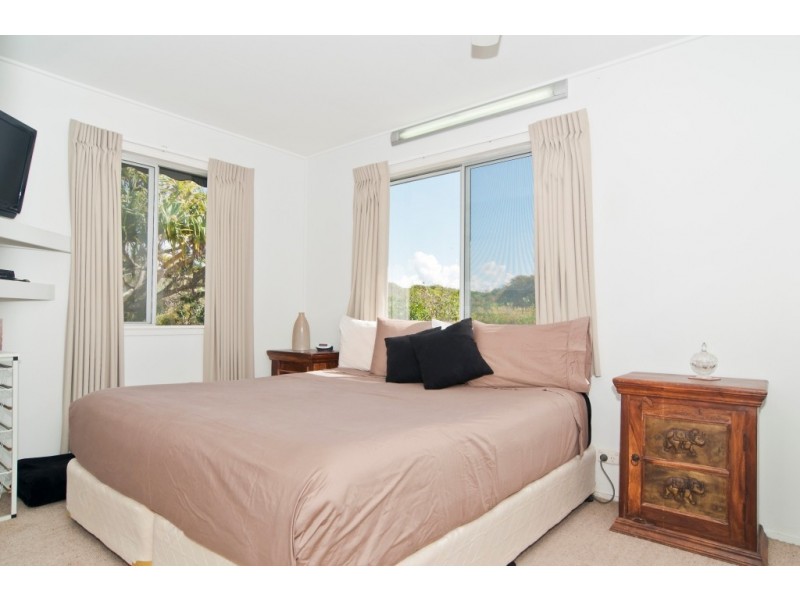 5 Mackerel Street, Noosa North Shore QLD 4565