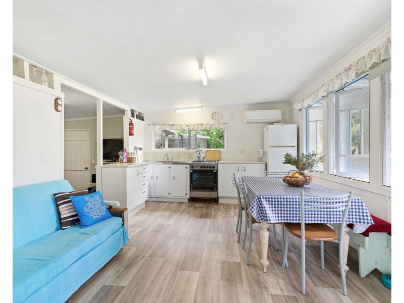 20 Esplanade, Noosa North Shore QLD 4565