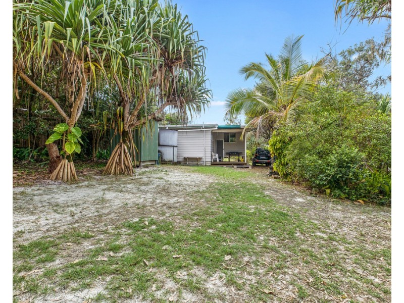 20 Esplanade, Noosa North Shore QLD 4565