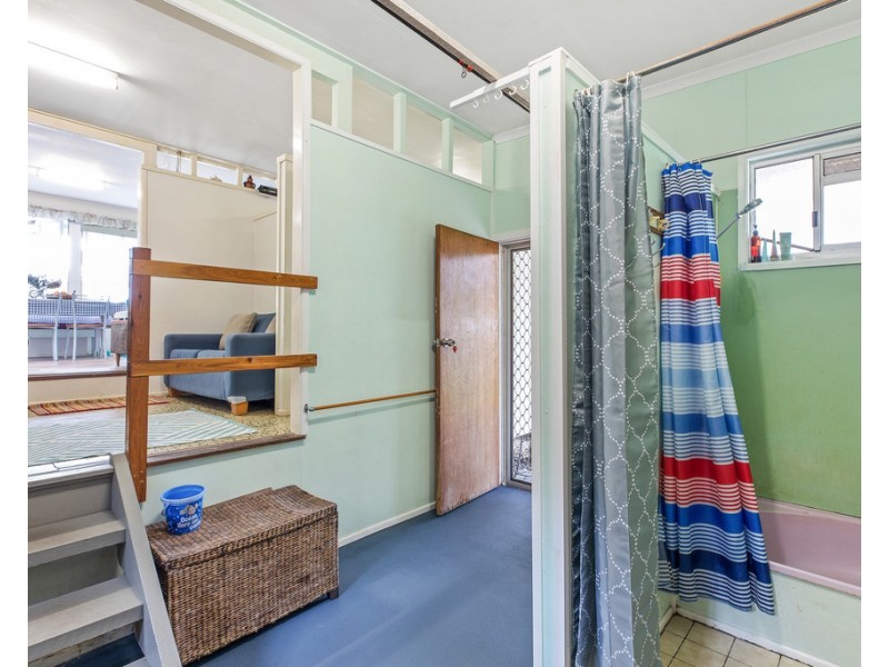 20 Esplanade, Noosa North Shore QLD 4565