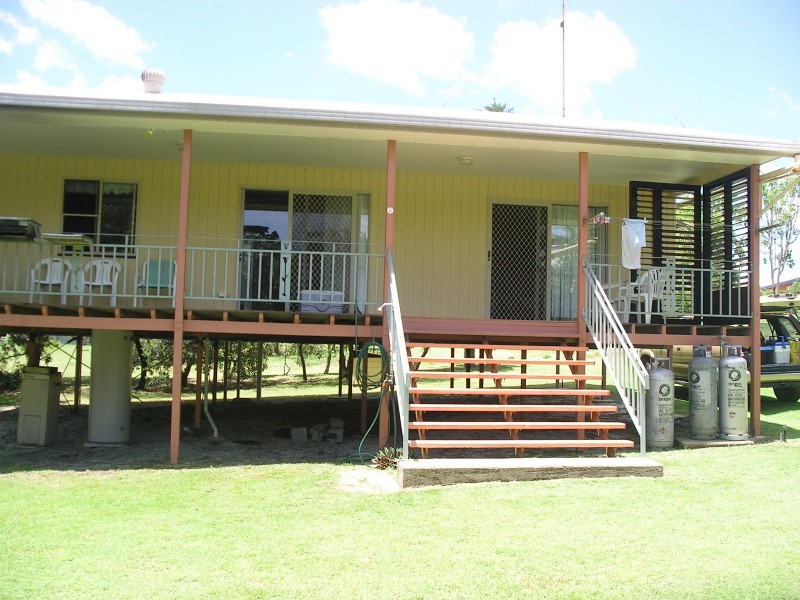 8 Swallowtail Street, Noosa North Shore QLD 4565