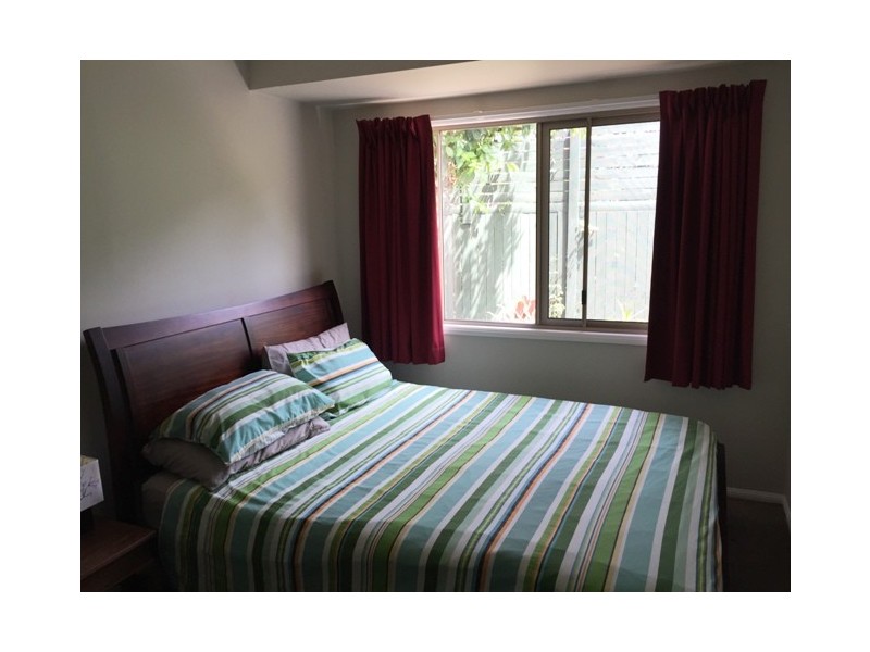 12 Lake Entrance Boulevard, Noosaville QLD 4566