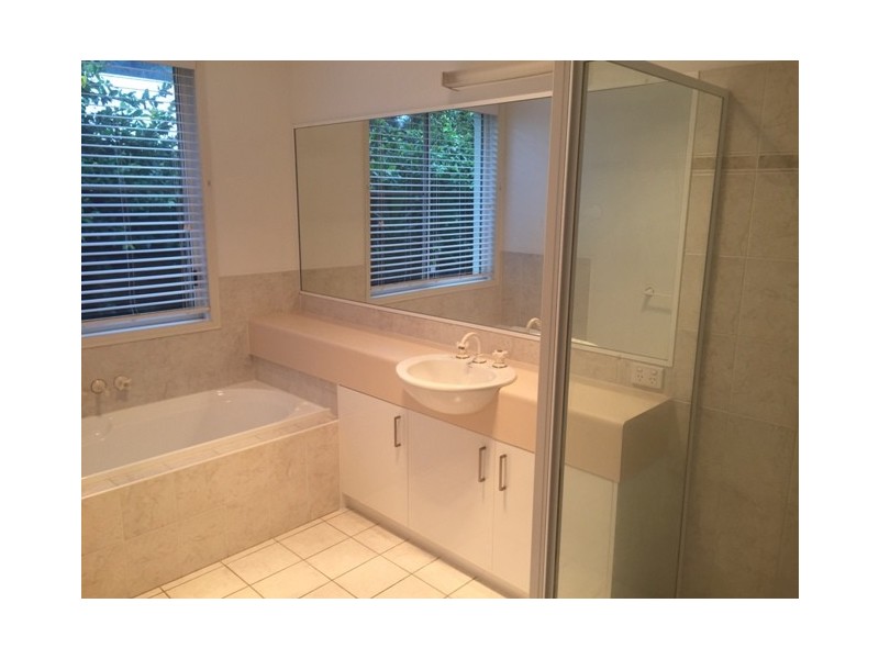 9 Sternlight Street, Noosa Waters QLD 4566