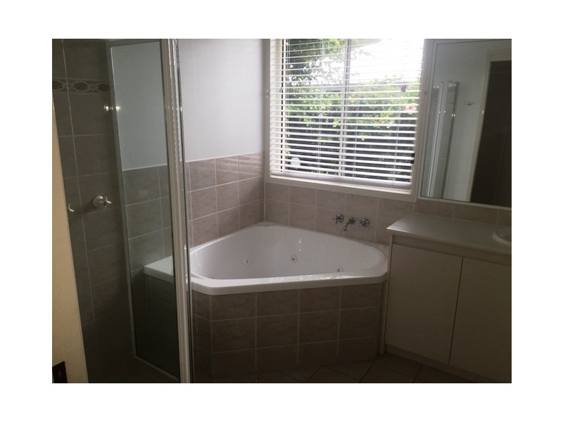 9 Sternlight Street, Noosa Waters QLD 4566