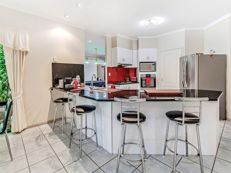 10 Craigslea Court, Cooroibah QLD 4565