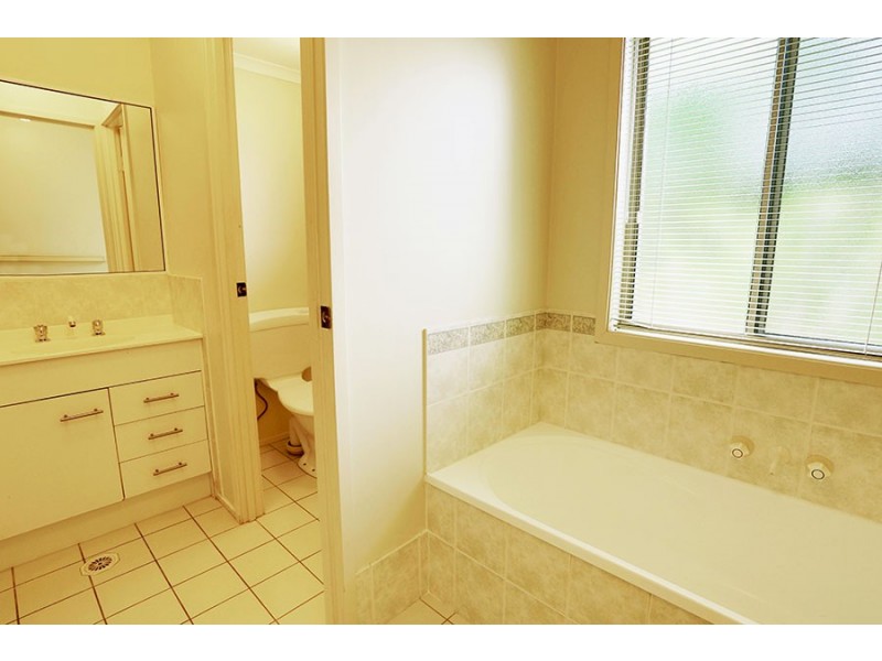 74 Lake Entrance Boulevard, Noosaville QLD 4566