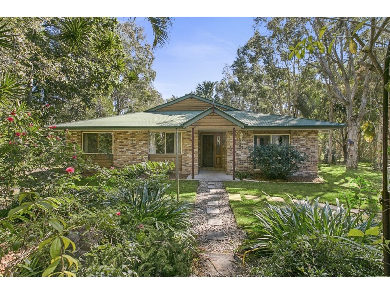 7 Coach Court, Cooroibah QLD 4565