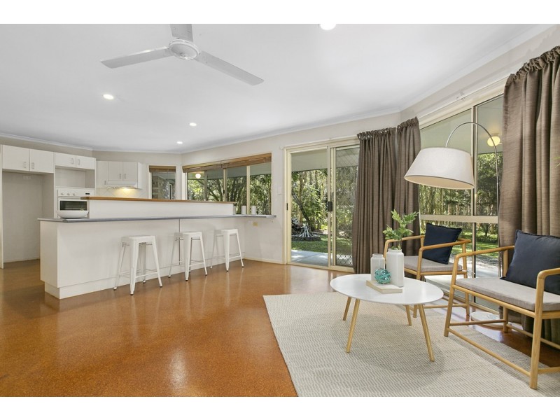 7 Coach Court, Cooroibah QLD 4565