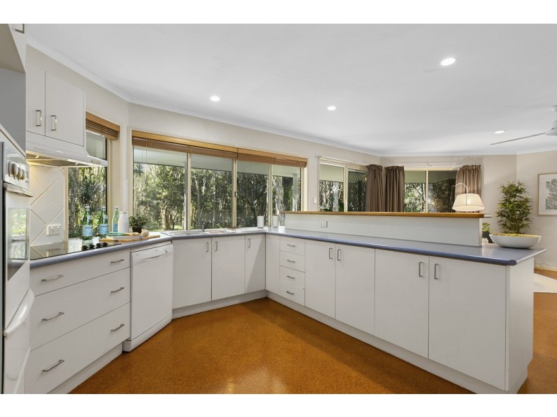 7 Coach Court, Cooroibah QLD 4565