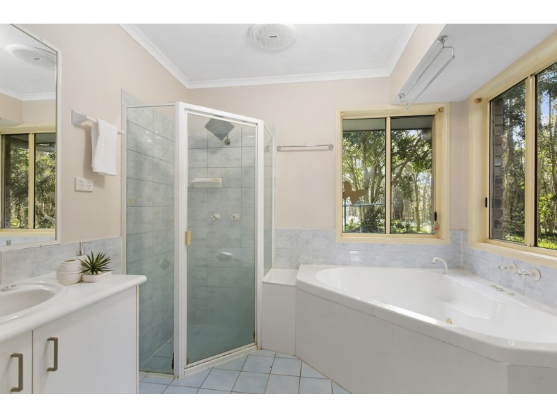 7 Coach Court, Cooroibah QLD 4565