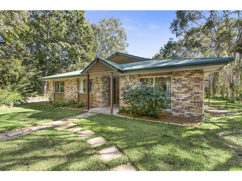 7 Coach Court, Cooroibah QLD 4565