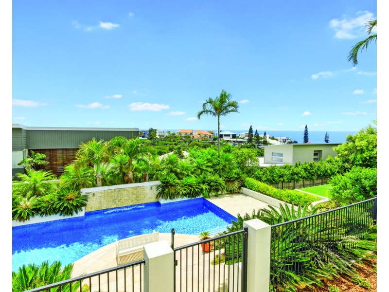 18 Southern Cross Parade, Sunrise Beach QLD 4567