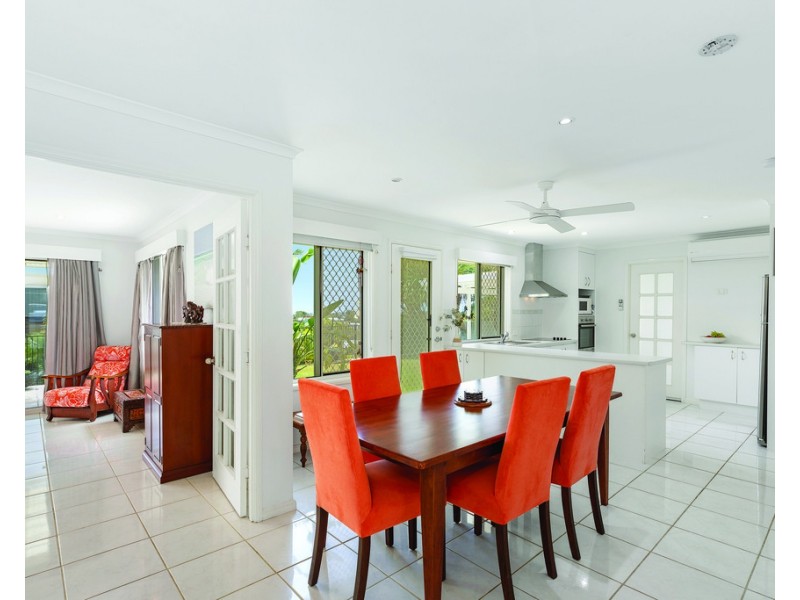 18 Southern Cross Parade, Sunrise Beach QLD 4567
