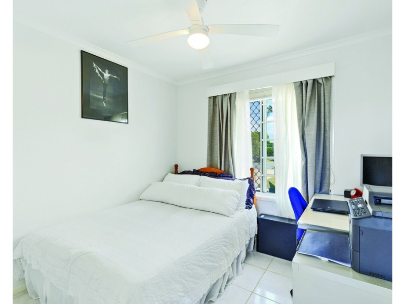 18 Southern Cross Parade, Sunrise Beach QLD 4567