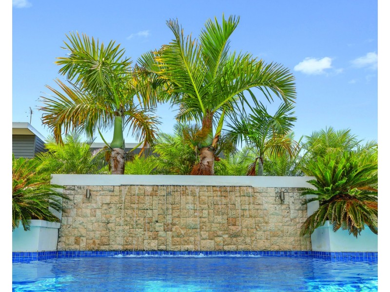 18 Southern Cross Parade, Sunrise Beach QLD 4567