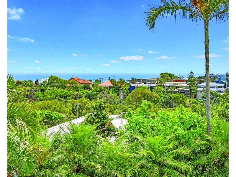 18 Southern Cross Parade, Sunrise Beach QLD 4567