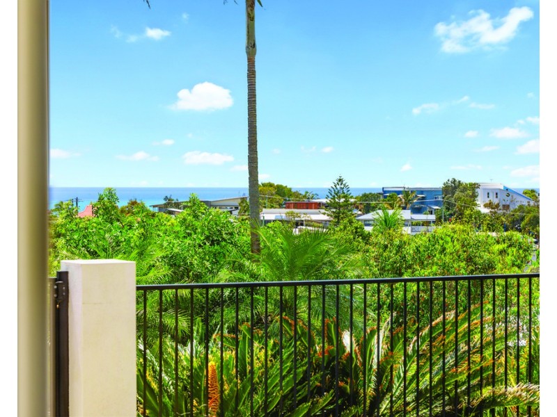 18 Southern Cross Parade, Sunrise Beach QLD 4567